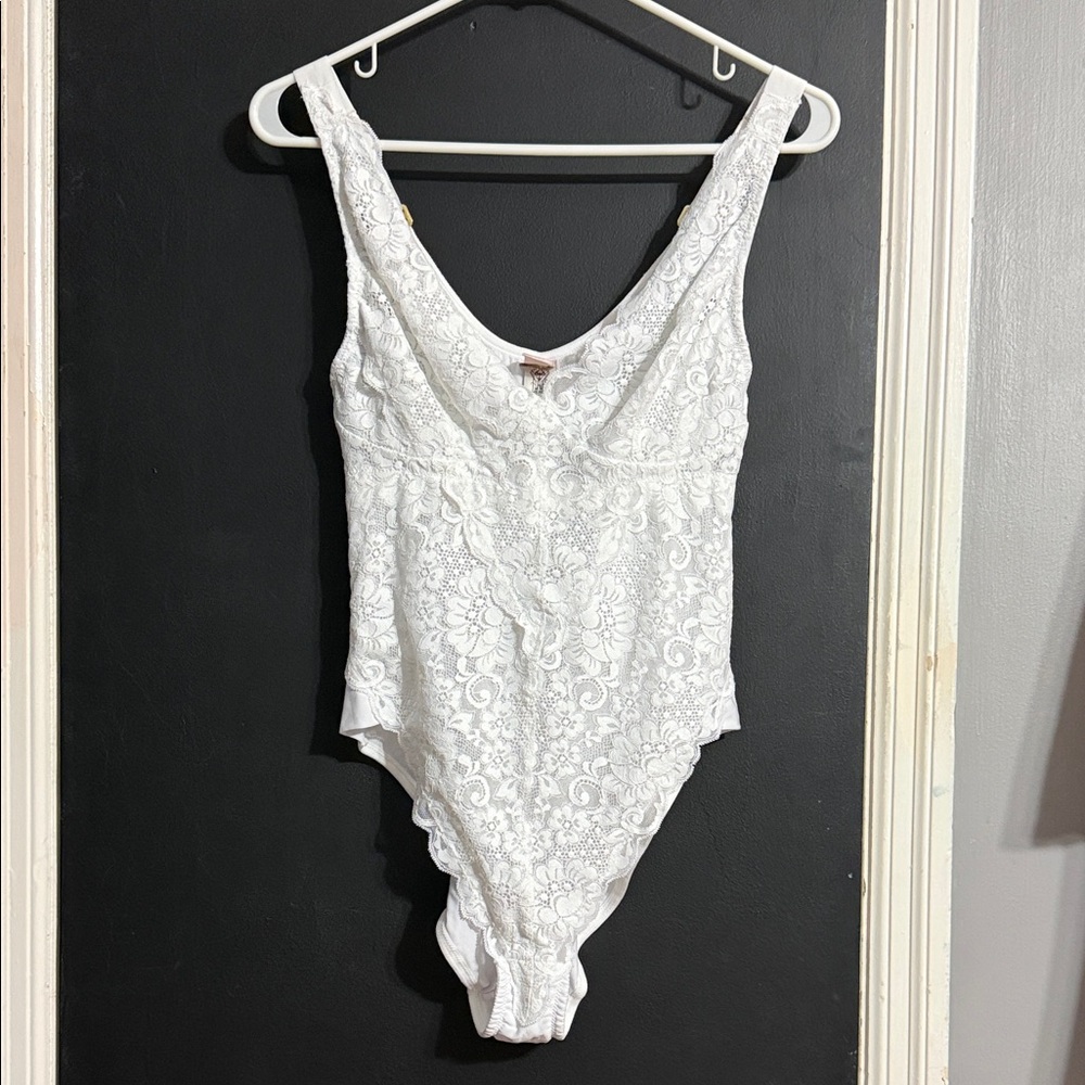 We Are HAH White Lace Thick Adjustable Strap Built-In Bra Bodysuit Size: L